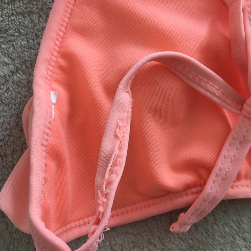 🌸 Coral Ruffle Triangle Bikini Top - Picture 3 of 3